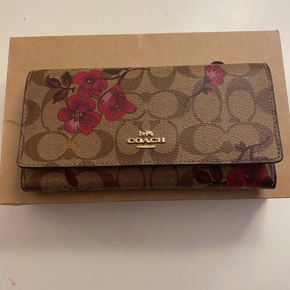 COACH TRIFOLD WALLET IN SIGNATURE CANVAS WITH FLORAL PRINT- NWT - Picture 1 of 5